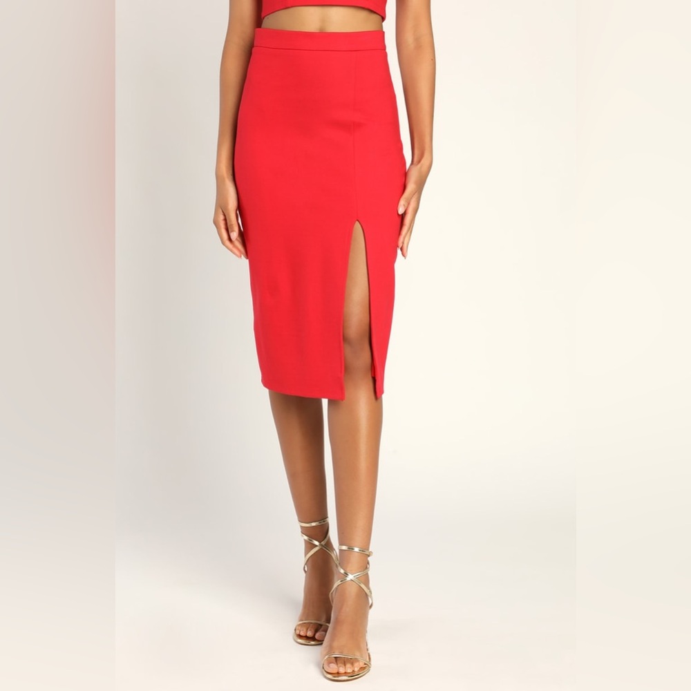 Lulus Fully Lined Pencil Skirt in Red. Size S